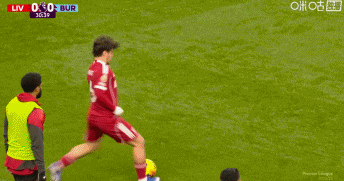 半场：利物浦1-0伯恩利，维尔茨爆杆破门，索博斯洛伊失点